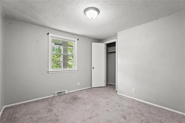 $205,000 | 3801 Northeast Antioch Road, Kansas City, MO 64117