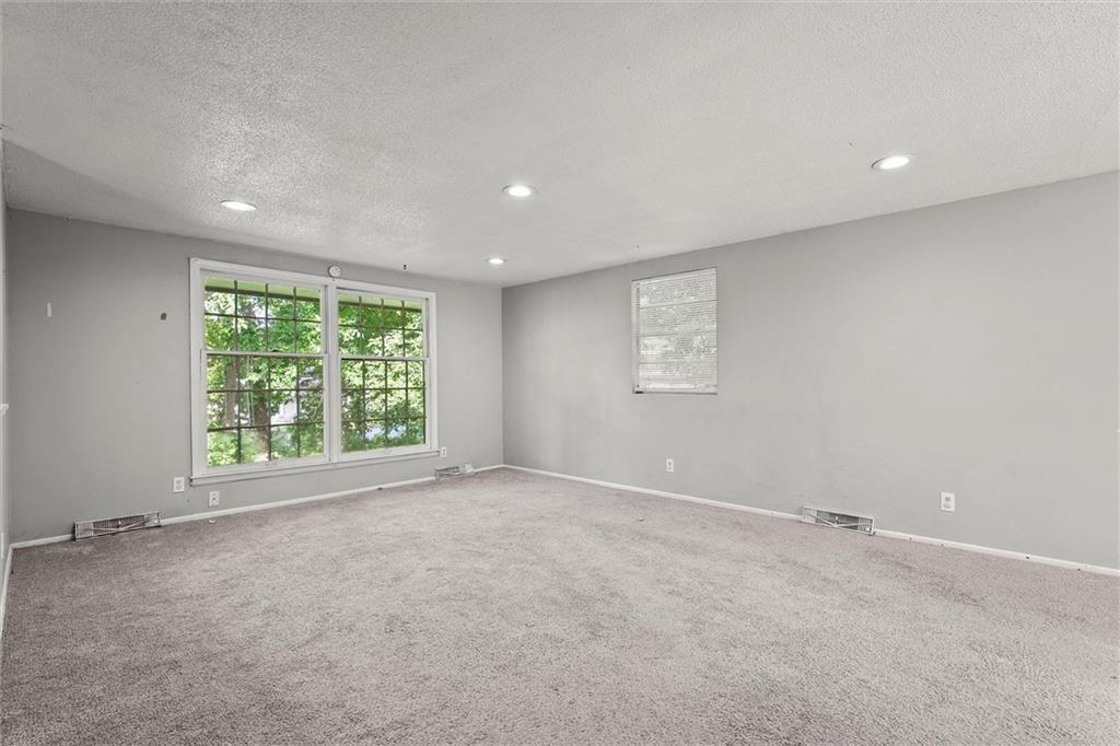 3801 Northeast Antioch Road Kansas City, MO 64117 - Photo 4 of 28