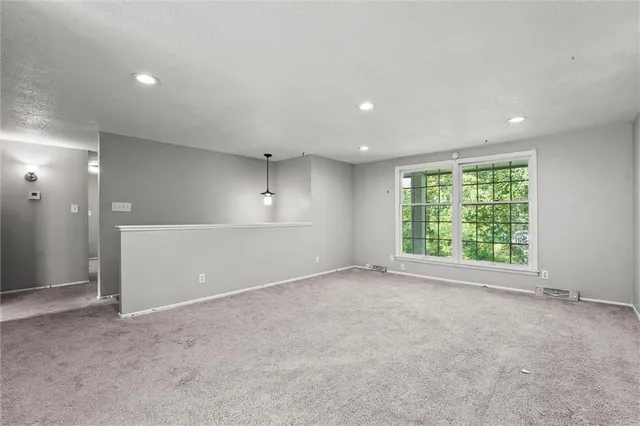 $205,000 | 3801 Northeast Antioch Road, Kansas City, MO 64117