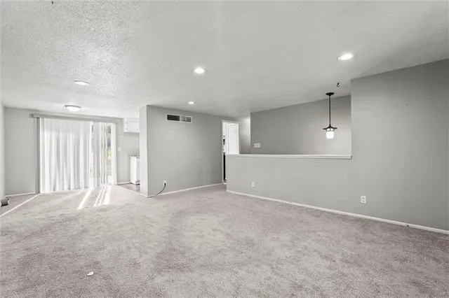 $205,000 | 3801 Northeast Antioch Road, Kansas City, MO 64117