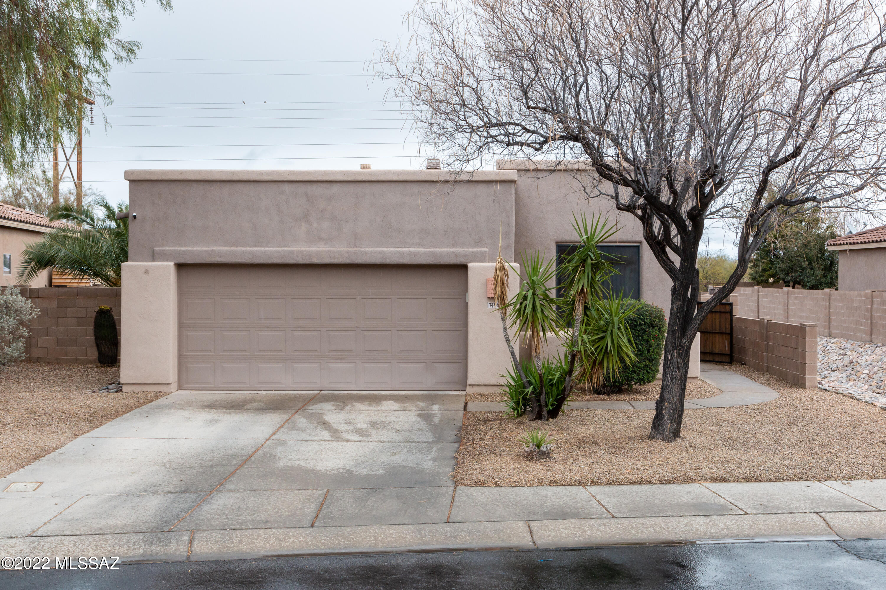 7496 West Sweet River Road Tucson, AZ 85743 - Photo 2 of 33
