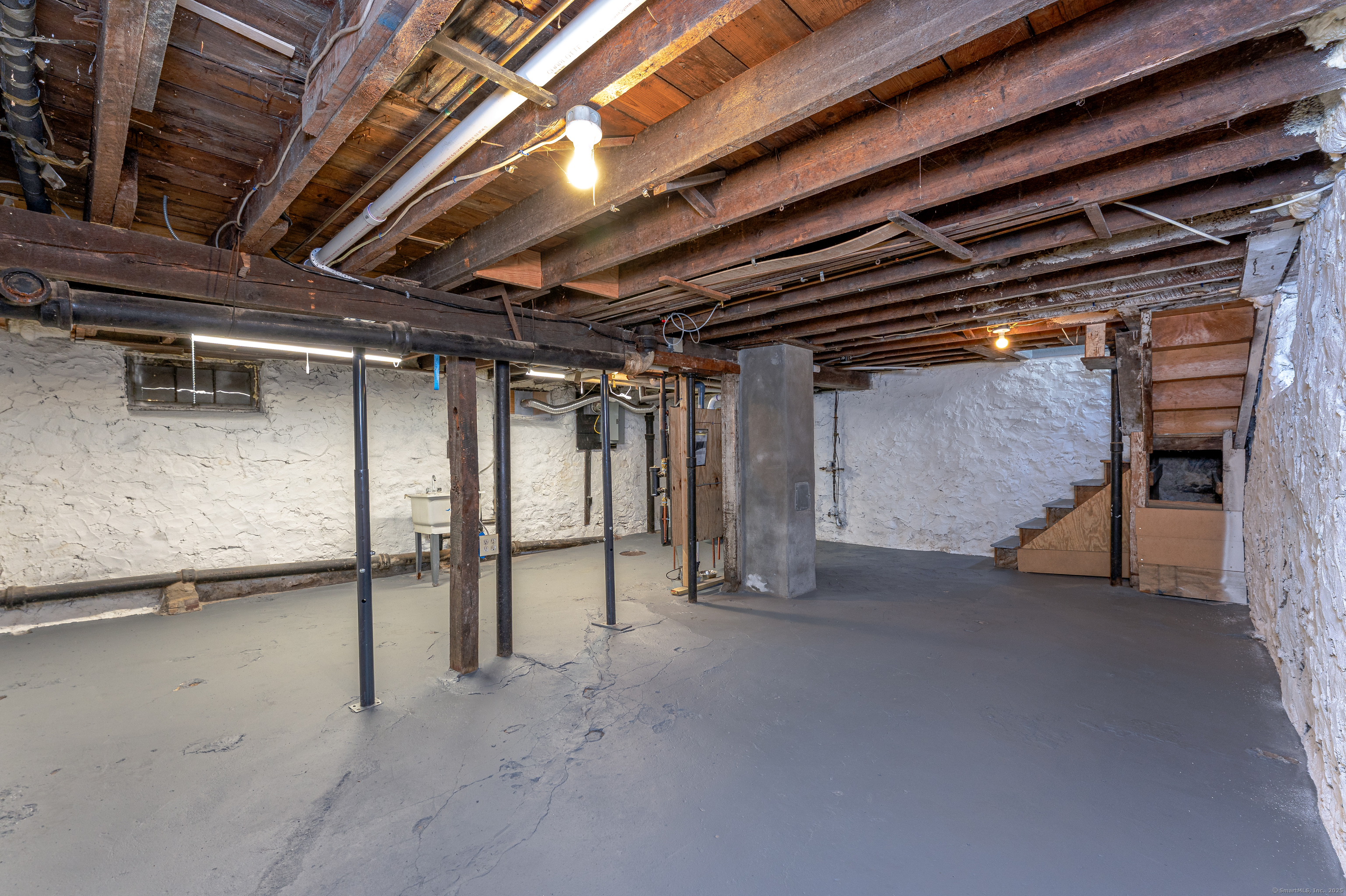 100 Ridgefield Avenue Waterbury, CT 06705 - Photo 31 of 35 a view of empty room with wooden ceiling