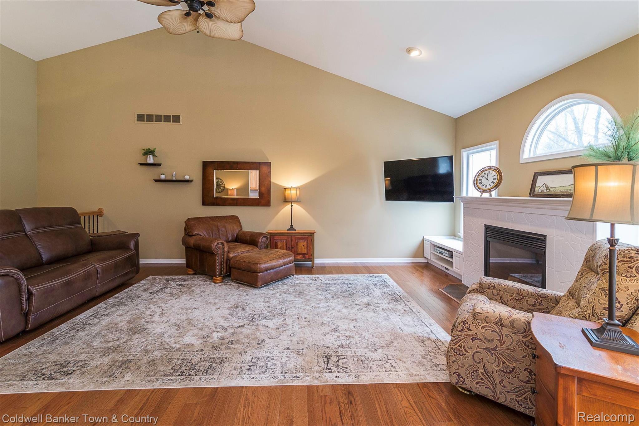 812 North Hughes Road Howell, MI 48843 - Photo 17 of 60 DSC_0834.jpg