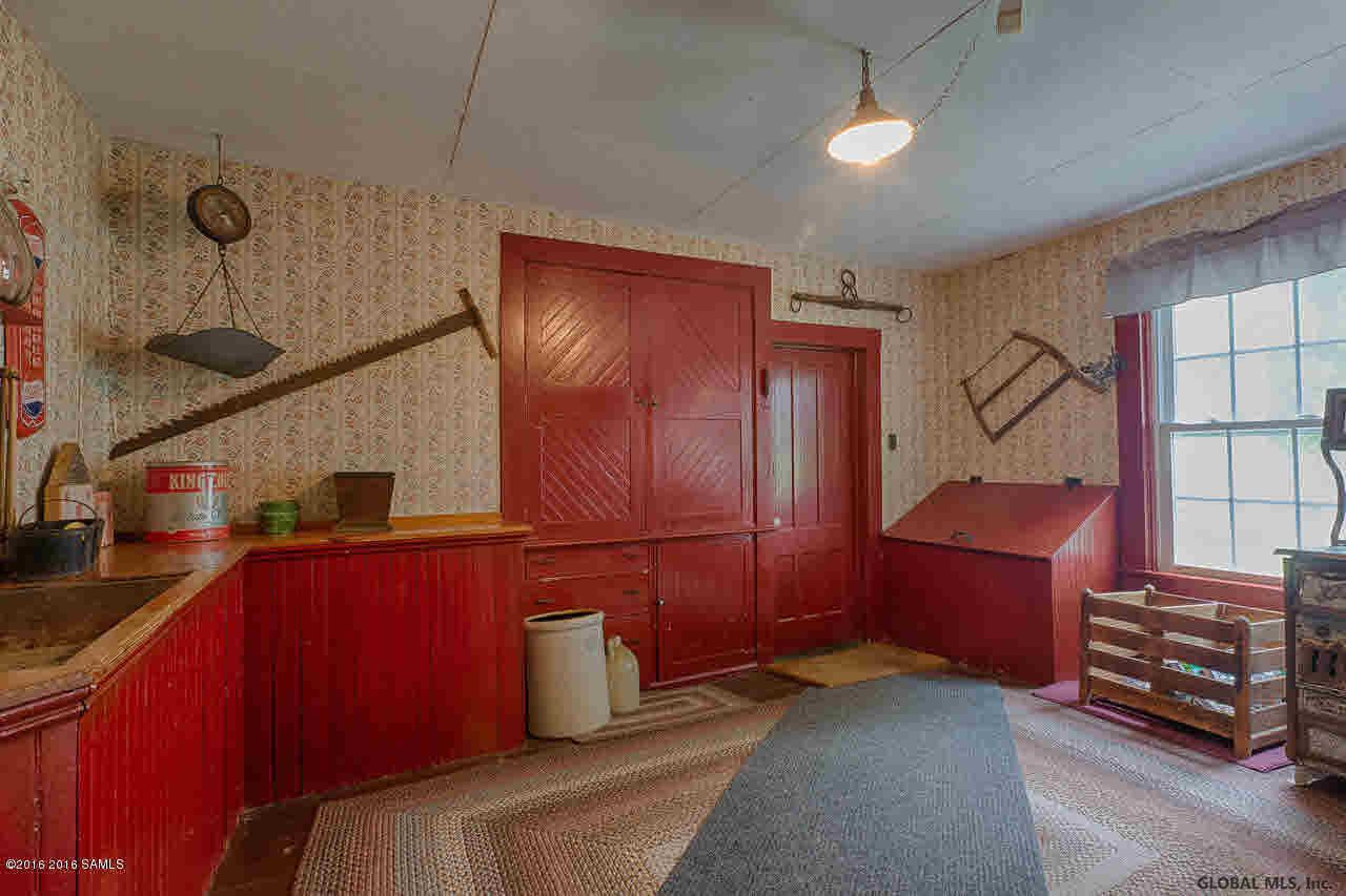 311 Hartman Road Kingsbury, NY 12839 - Photo 8 of 37 Photo 8