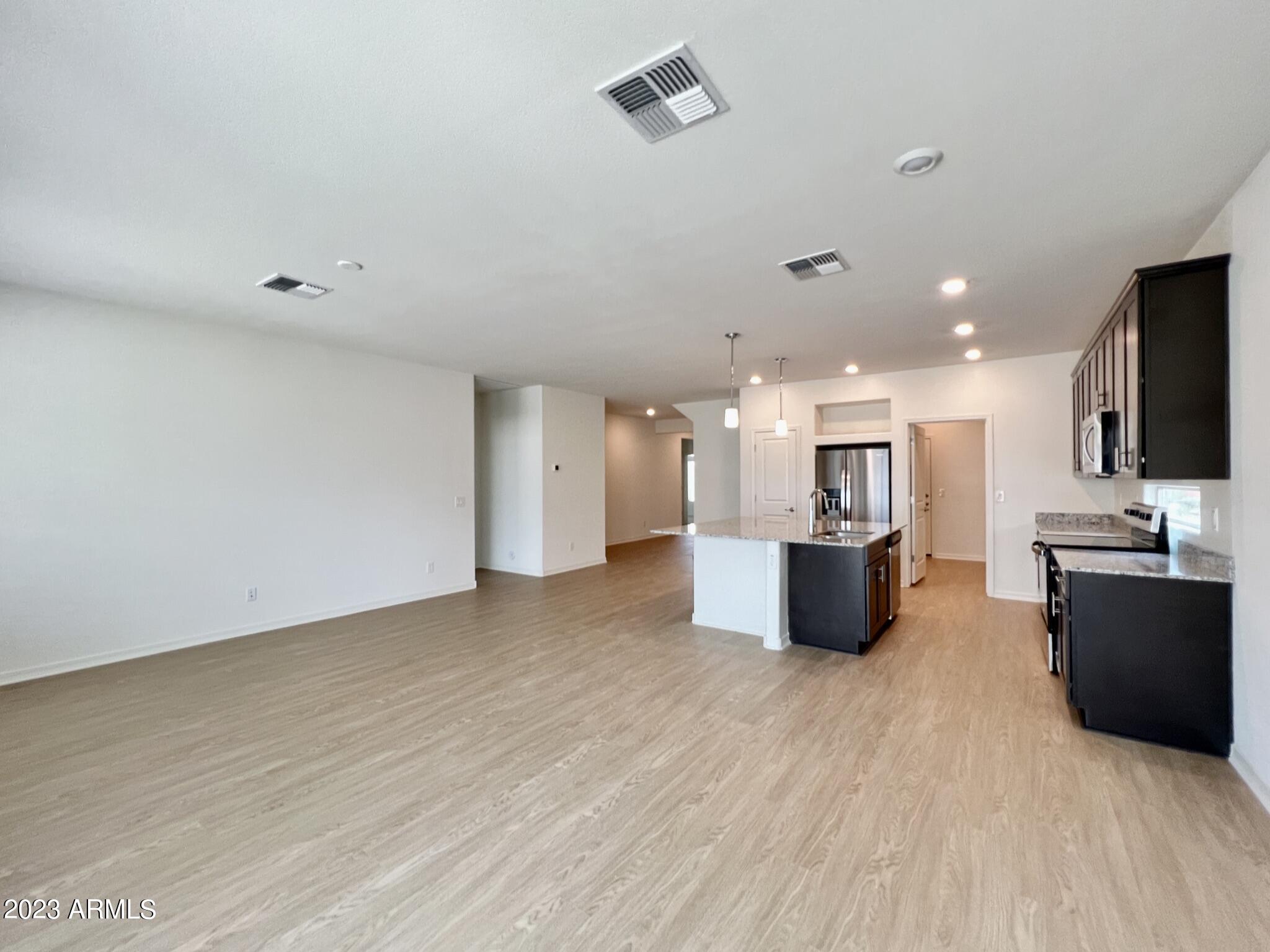 1750 Inca Drive Coolidge, AZ 85128 - Photo 4 of 23 GREAT-ROOM