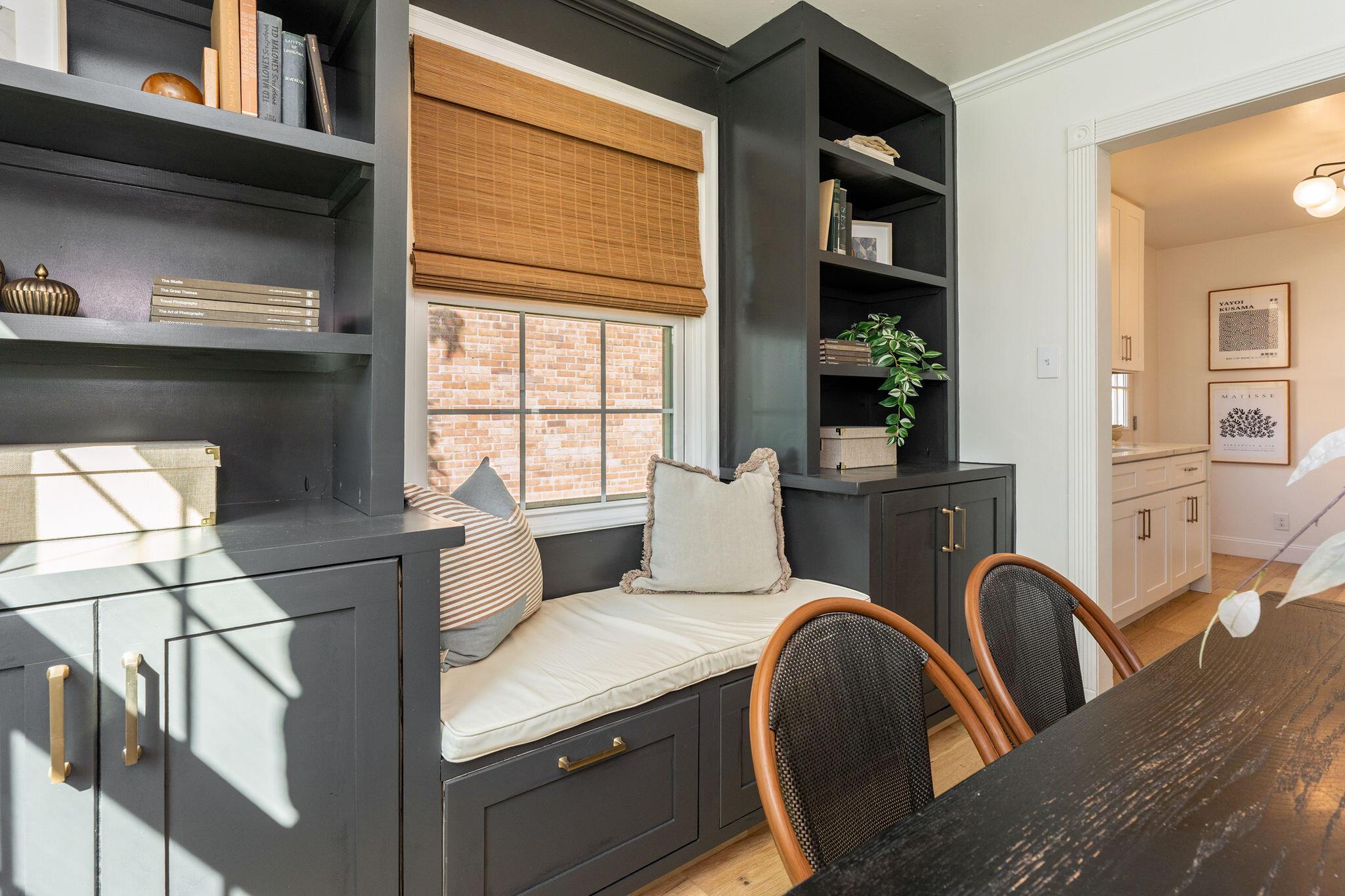 884 Vernon Road Columbus, OH 43209 - Photo 14 of 47 Custom built ins