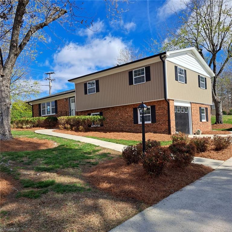 998 Nottingham Road High Point, NC 27262 - Photo 1 of 37 Welcome home