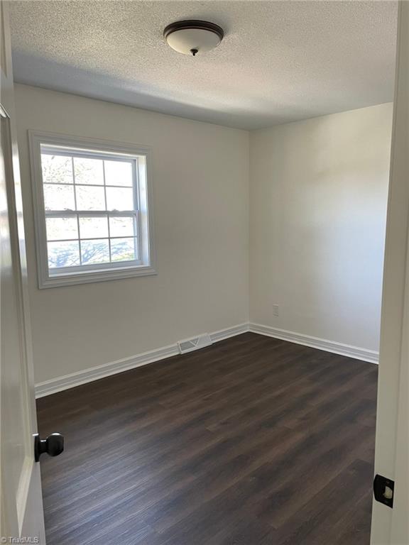 998 Nottingham Road High Point, NC 27262 - Photo 13 of 37 Gallery Image 13