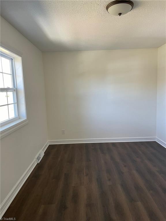 998 Nottingham Road High Point, NC 27262 - Photo 15 of 37 Gallery Image 15