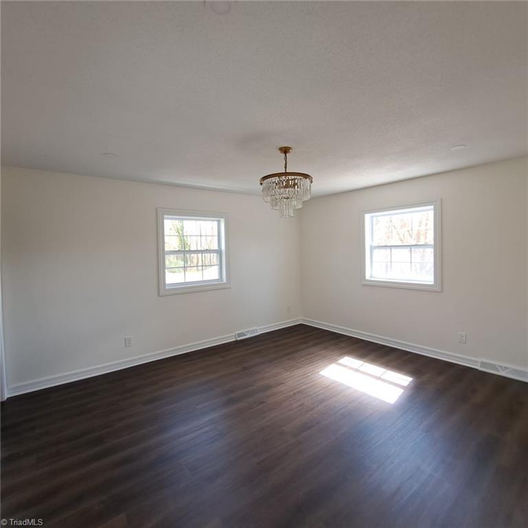 998 Nottingham Road High Point, NC 27262 - Photo 23 of 37 Gallery Image 23
