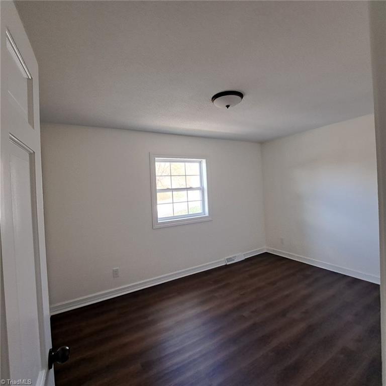 998 Nottingham Road High Point, NC 27262 - Photo 25 of 37 Gallery Image 25