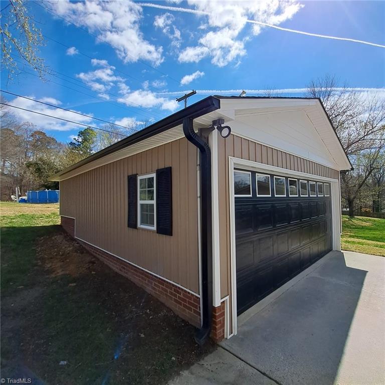 998 Nottingham Road High Point, NC 27262 - Photo 37 of 37 Gallery Image 37
