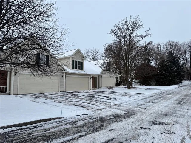 $265,000 | 7 Eagle Pine Way, Henrietta, NY 14623