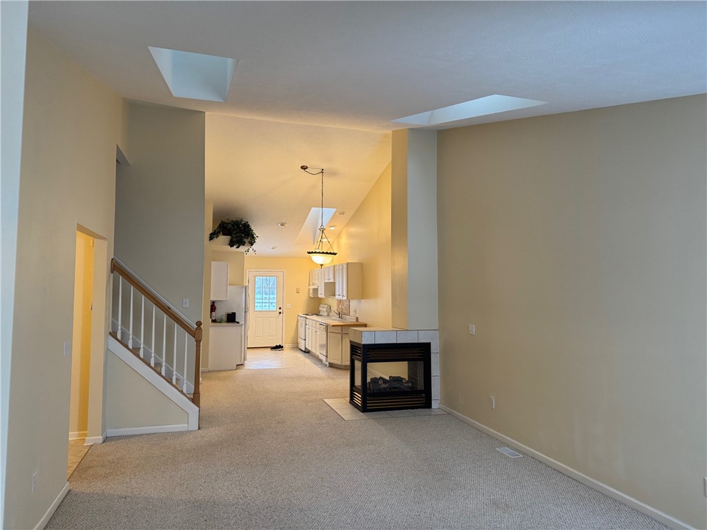 7 Eagle Pine Way Henrietta, NY 14623 - Photo 3 of 25 Entry to Kitchen