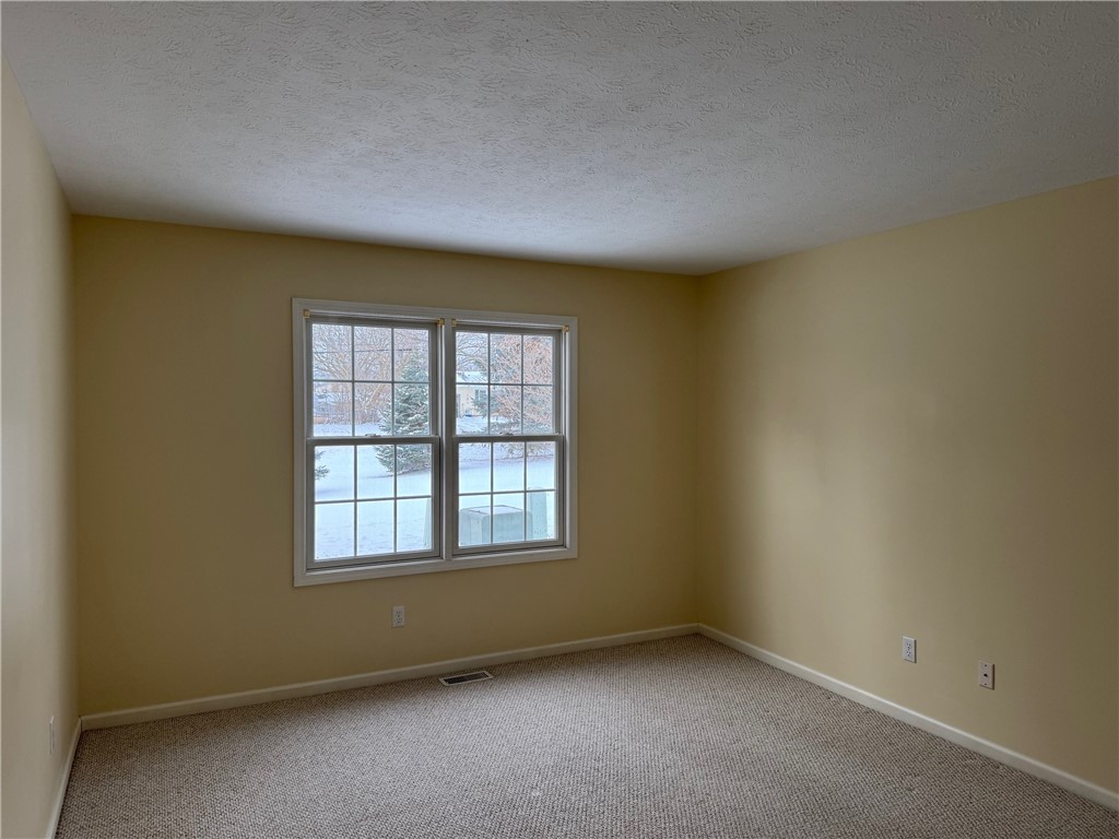 7 Eagle Pine Way Henrietta, NY 14623 - Photo 5 of 25 1st floor Primary Bedroom