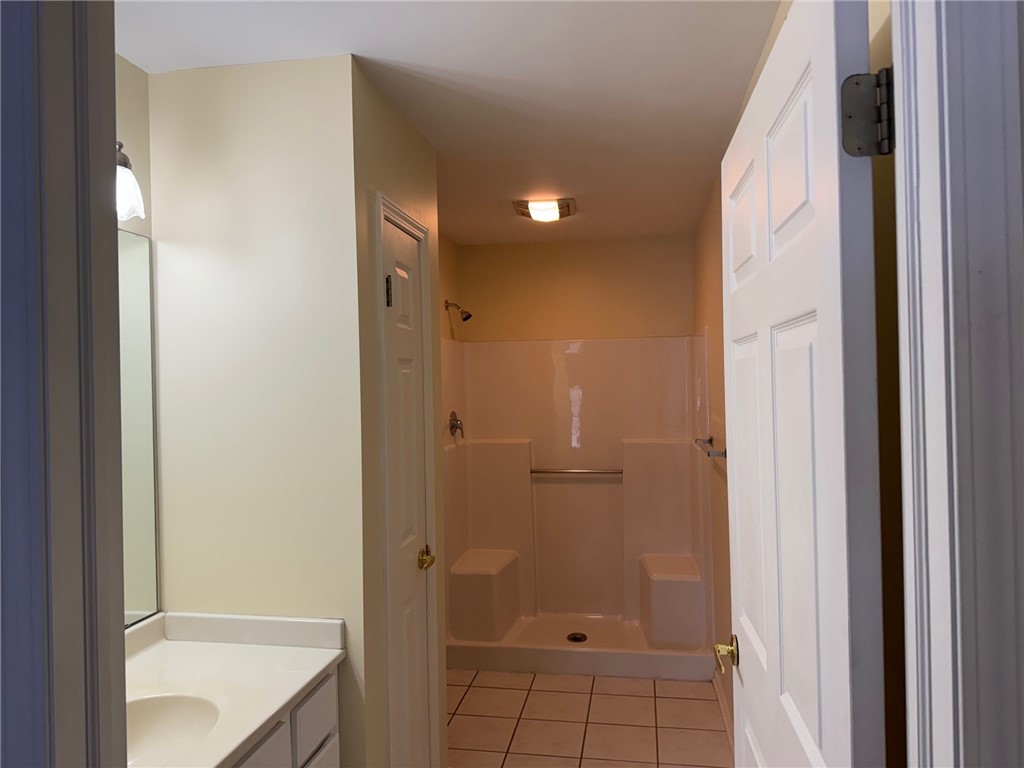 7 Eagle Pine Way Henrietta, NY 14623 - Photo 7 of 25 Primary bathroom