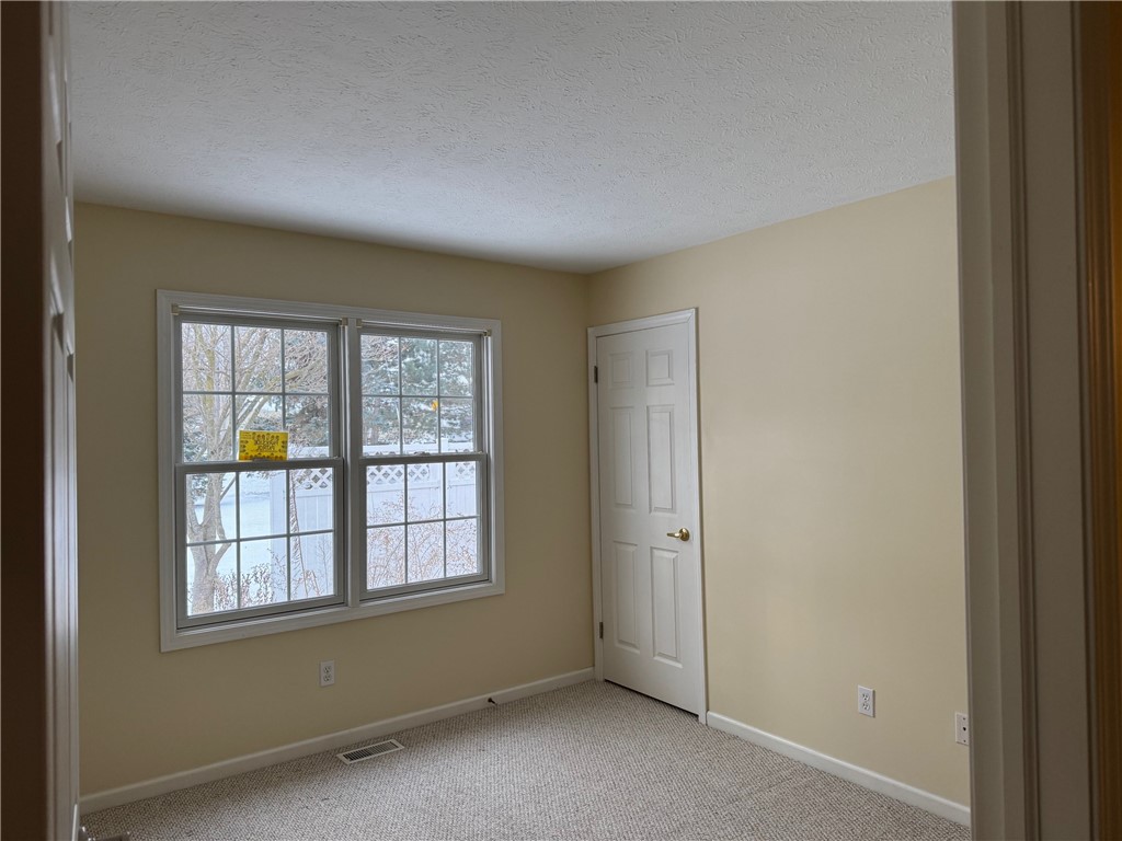 7 Eagle Pine Way Henrietta, NY 14623 - Photo 9 of 25 1st floor Bedroon