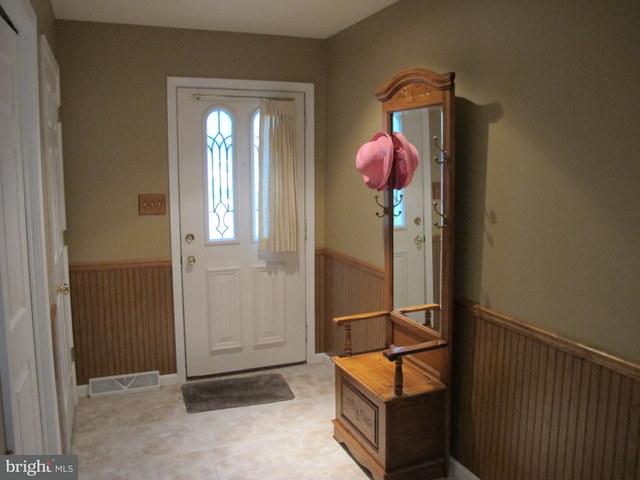 14 Amberly Way Lititz, PA 17543 - Photo 2 of 18 Gallery Image 2