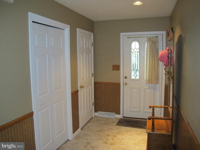 14 Amberly Way Lititz, PA 17543 - Photo 3 of 18 Gallery Image 3