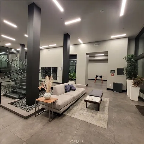 $4,350 | 178 South Euclid Avenue, Unit 202, Pasadena, CA 91101