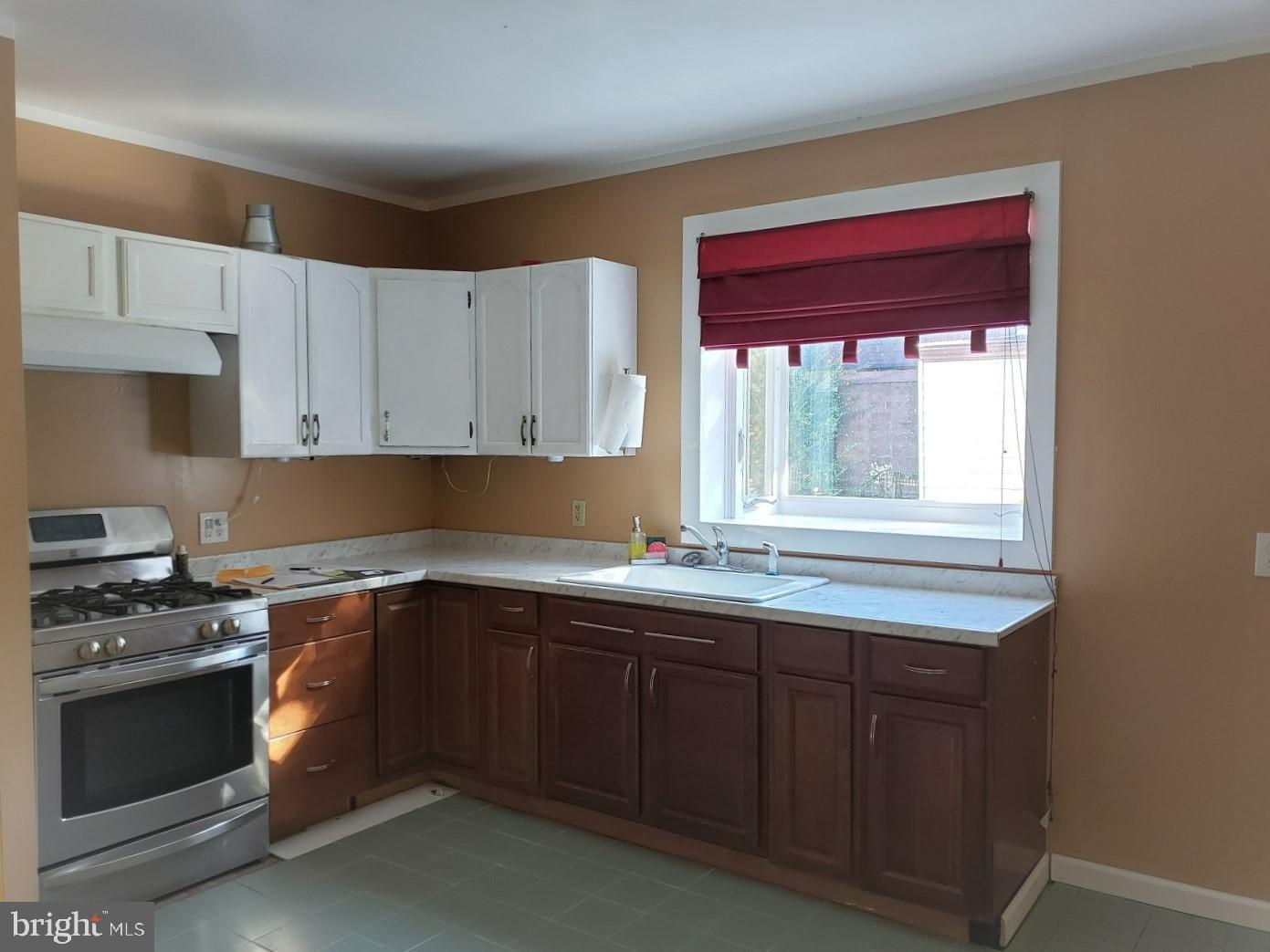 1377 Crown Point Road West Deptford, NJ 08093 - Photo 3 of 10 Kitchen