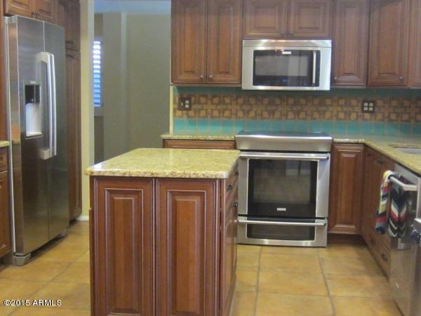 3318 East Desert Trumpet Road Phoenix, AZ 85044 - Photo 5 of 22 kitchen