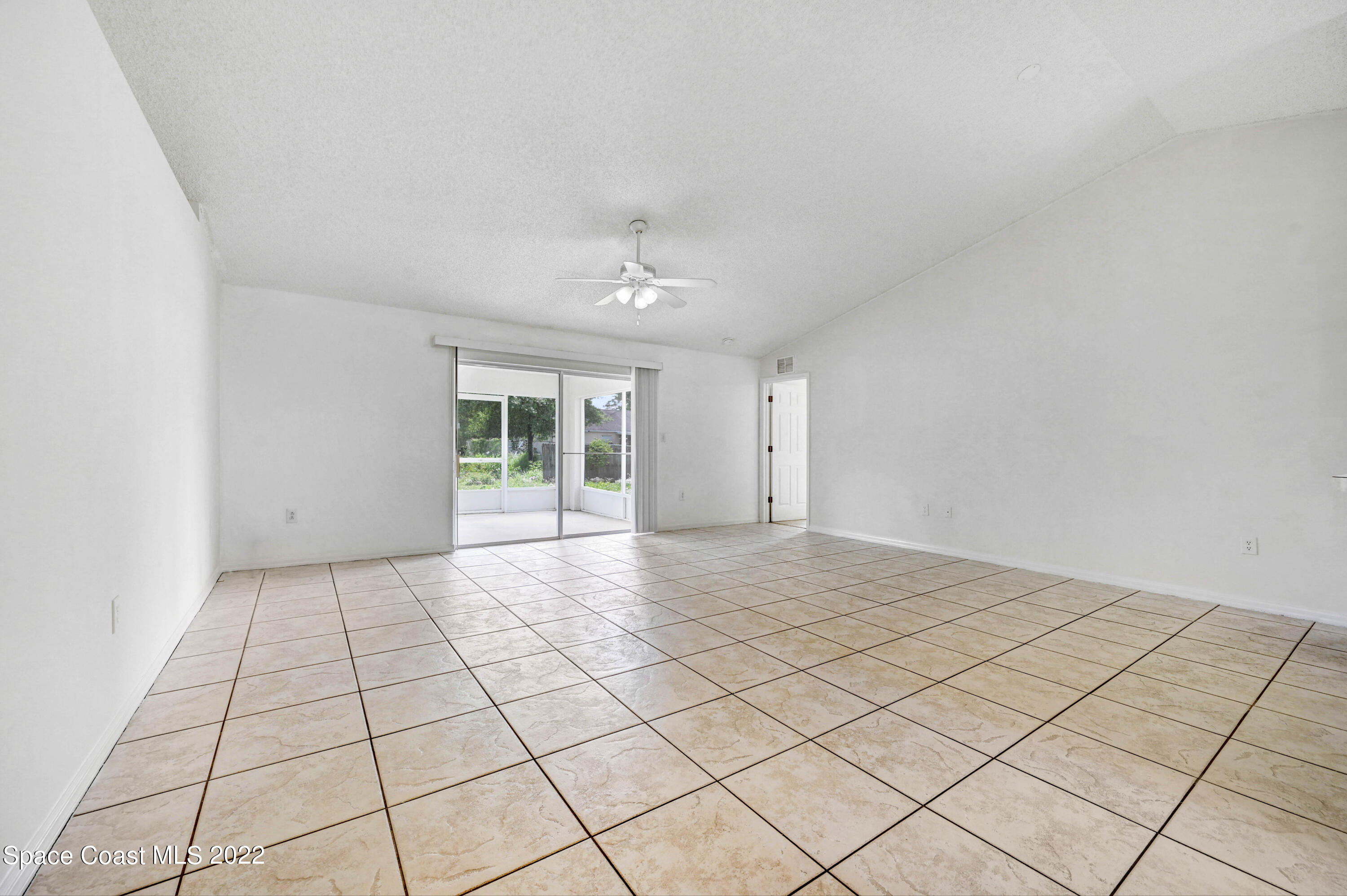 1320 Rascal Street Southeast Palm Bay, FL 32909 - Photo 4 of 27 DSC_3722
