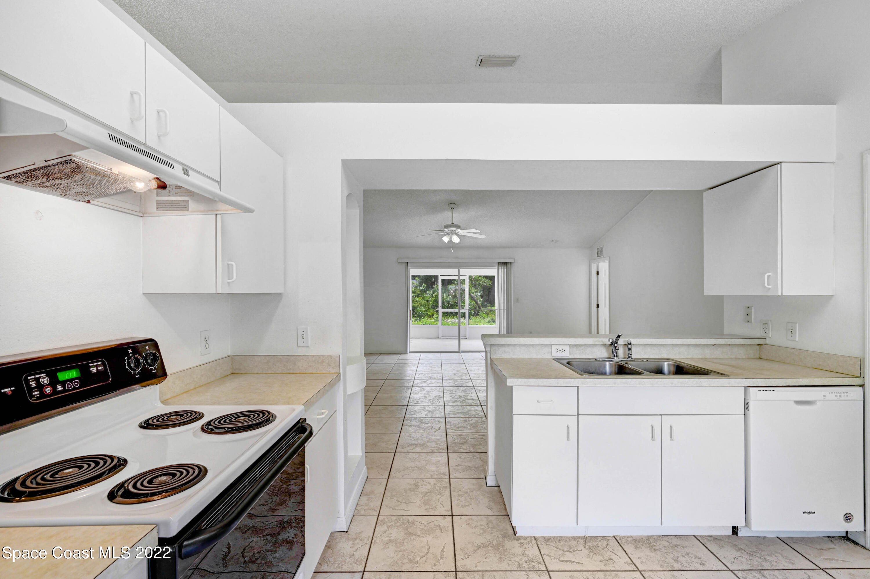 1320 Rascal Street Southeast Palm Bay, FL 32909 - Photo 10 of 27 DSC_3740