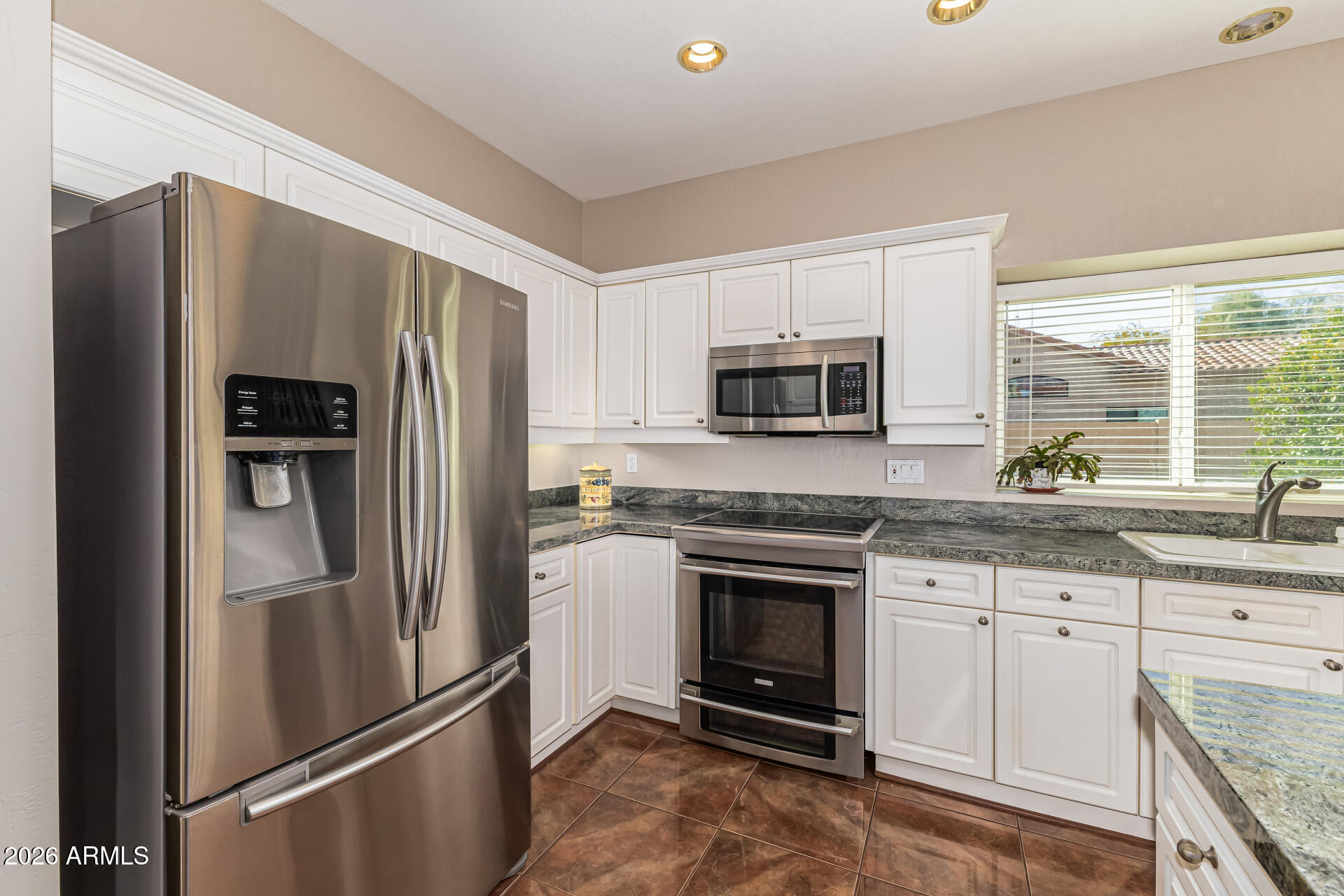 4750 West Saddlehorn Road Phoenix, AZ 85083 - Photo 12 of 45 16 Saddlehorn