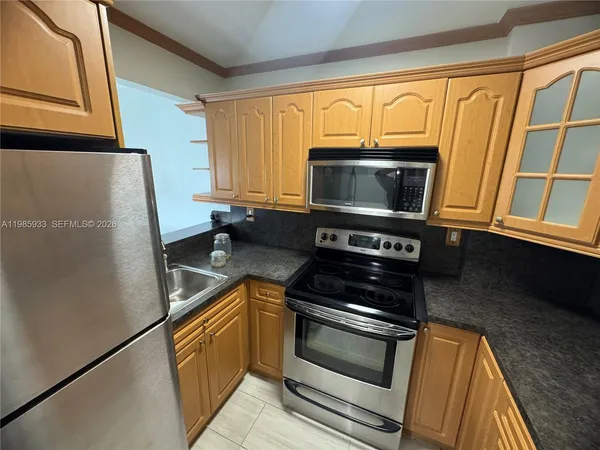 $2,400 | 8075 Northwest 7th Street, Unit 403, Miami, FL 33126