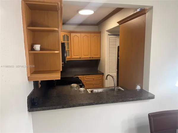 $2,400 | 8075 Northwest 7th Street, Unit 403, Miami, FL 33126