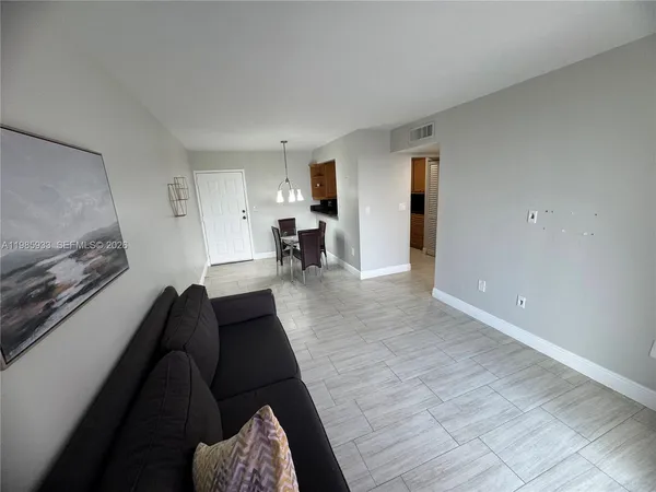 $2,400 | 8075 Northwest 7th Street, Unit 403, Miami, FL 33126