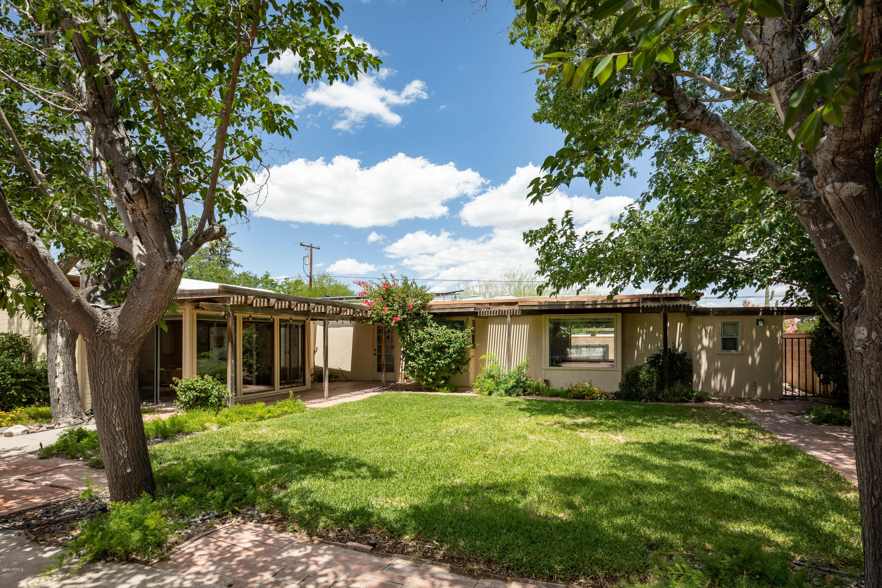 3318 East Mountain View Road Phoenix, AZ 85028 - Photo 1 of 52 RR-5829-web