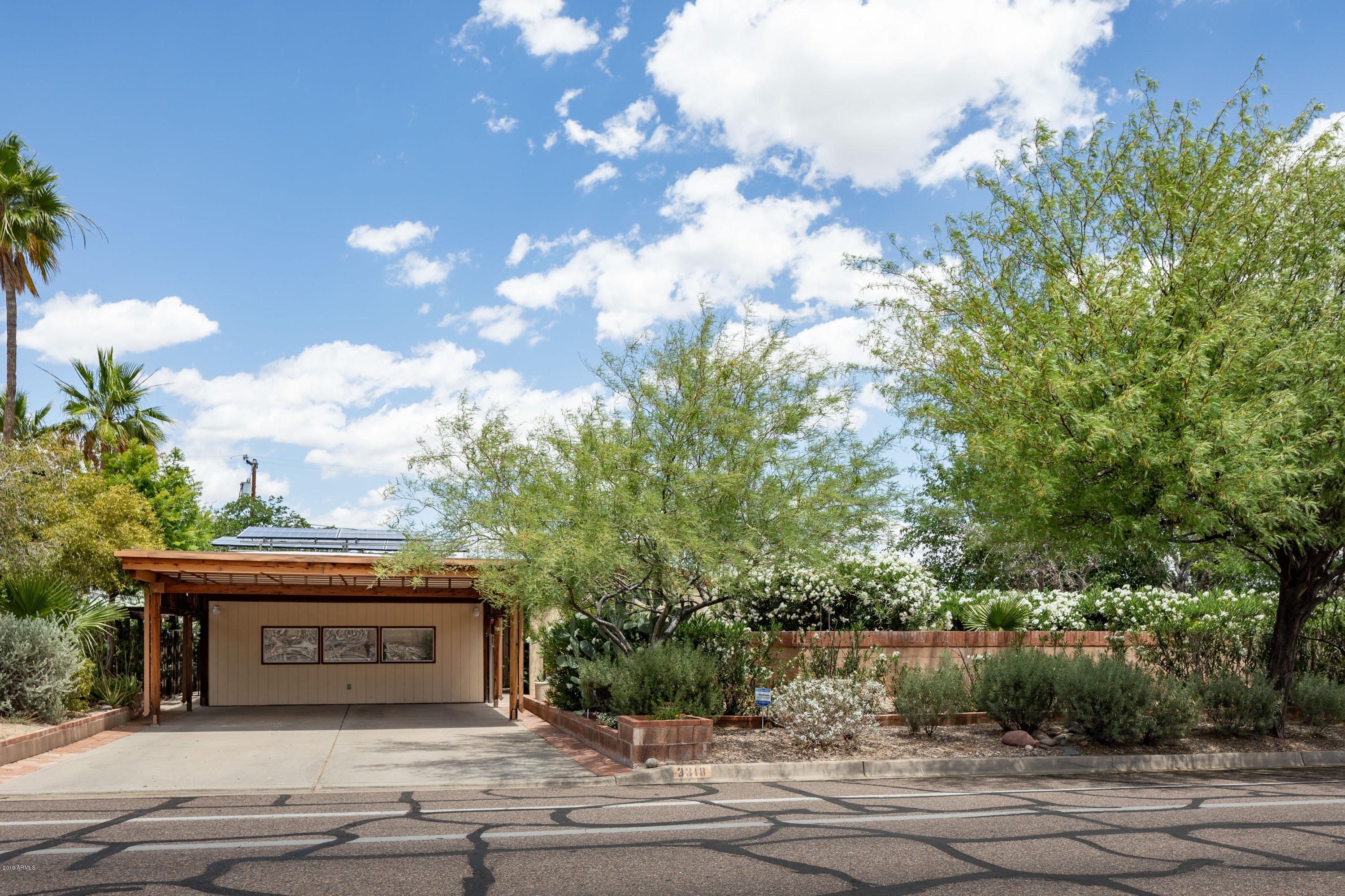 3318 East Mountain View Road Phoenix, AZ 85028 - Photo 2 of 52 RR-5814-web