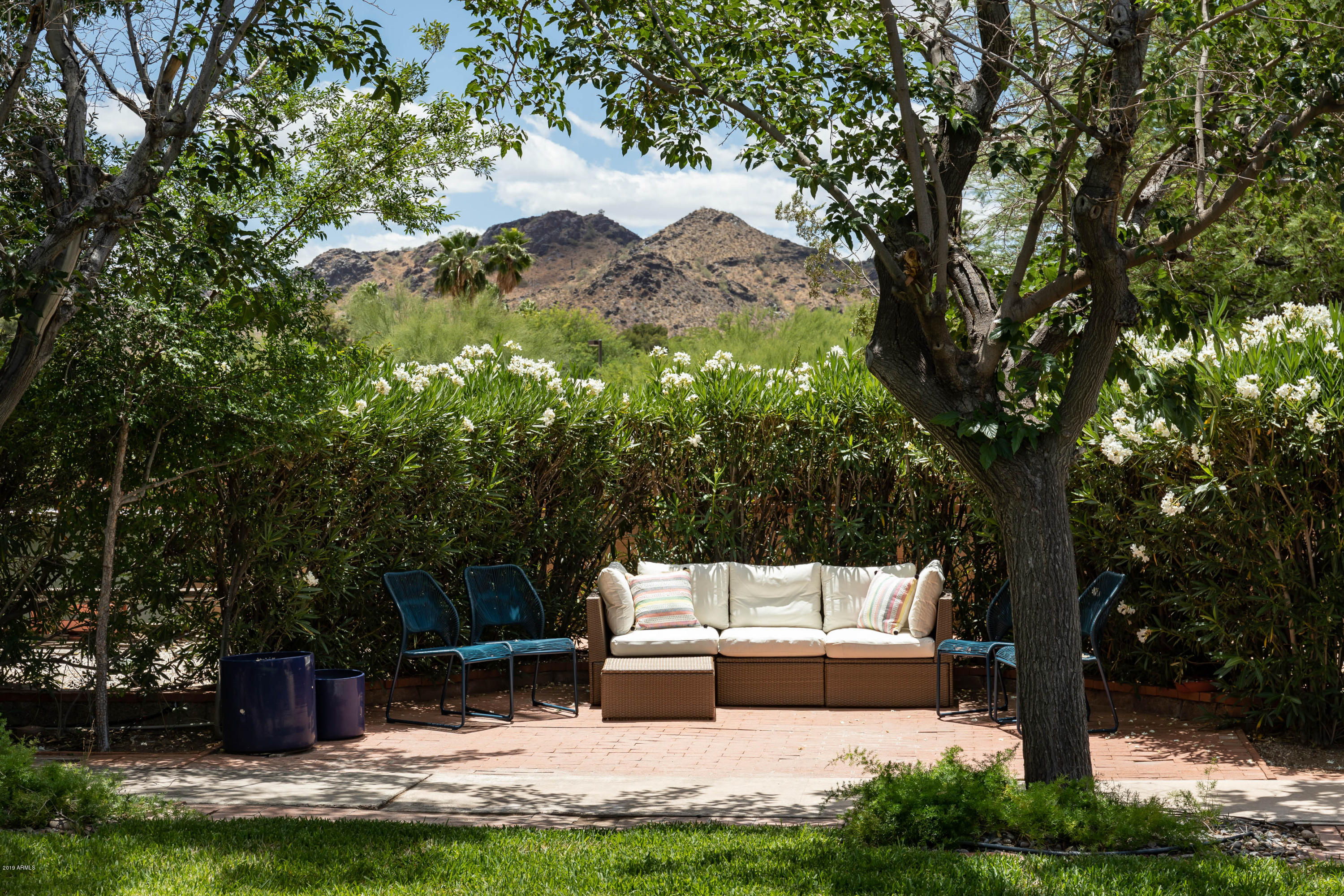 3318 East Mountain View Road Phoenix, AZ 85028 - Photo 5 of 52 RR-5837-web