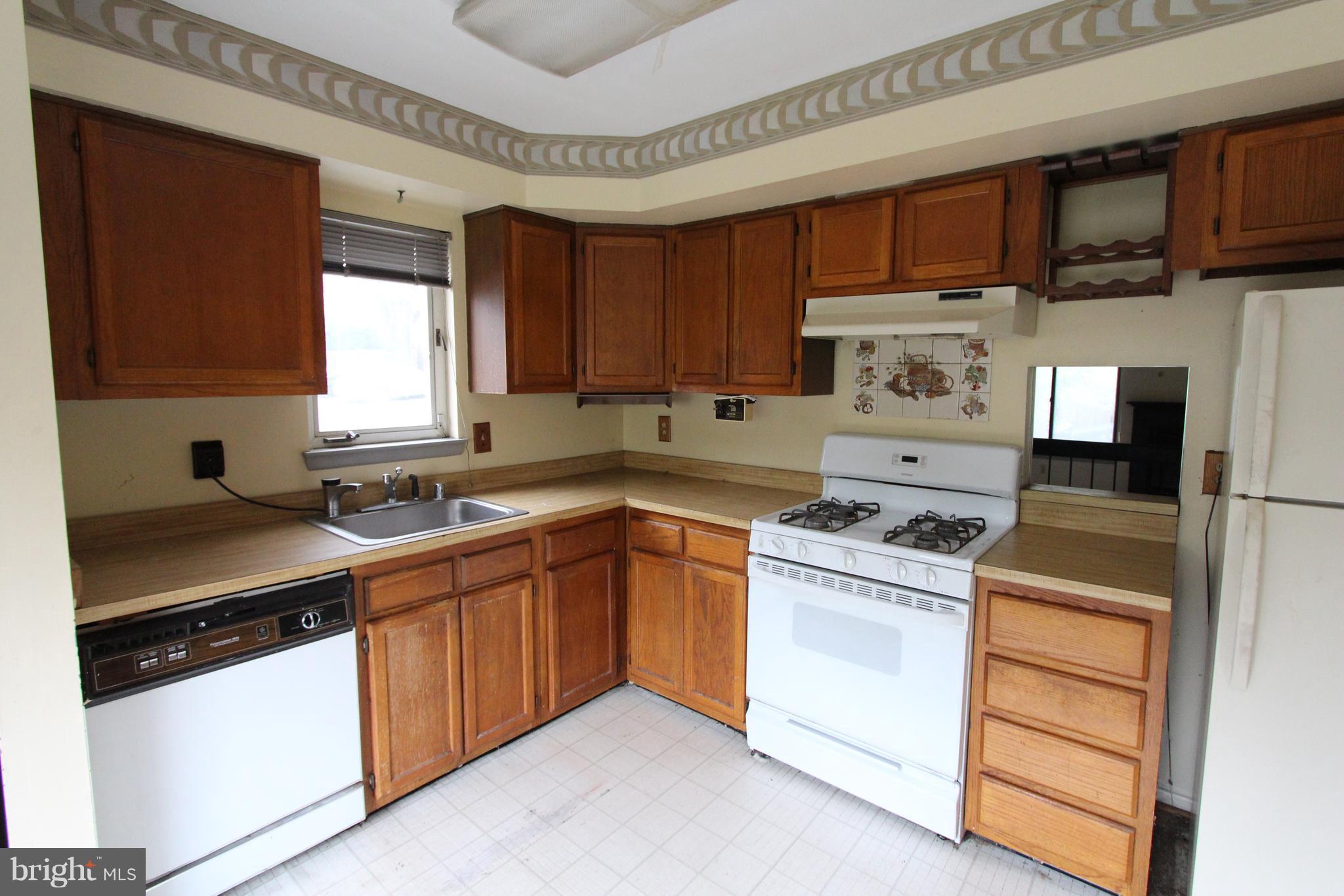 3729 Nimitz Road Kensington, MD 20895 - Photo 2 of 15 Kitchen