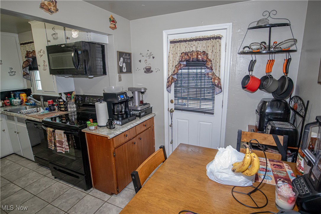 3689 Pennington Road Cleveland, OH 44120 - Photo 15 of 30 Gallery Image 15