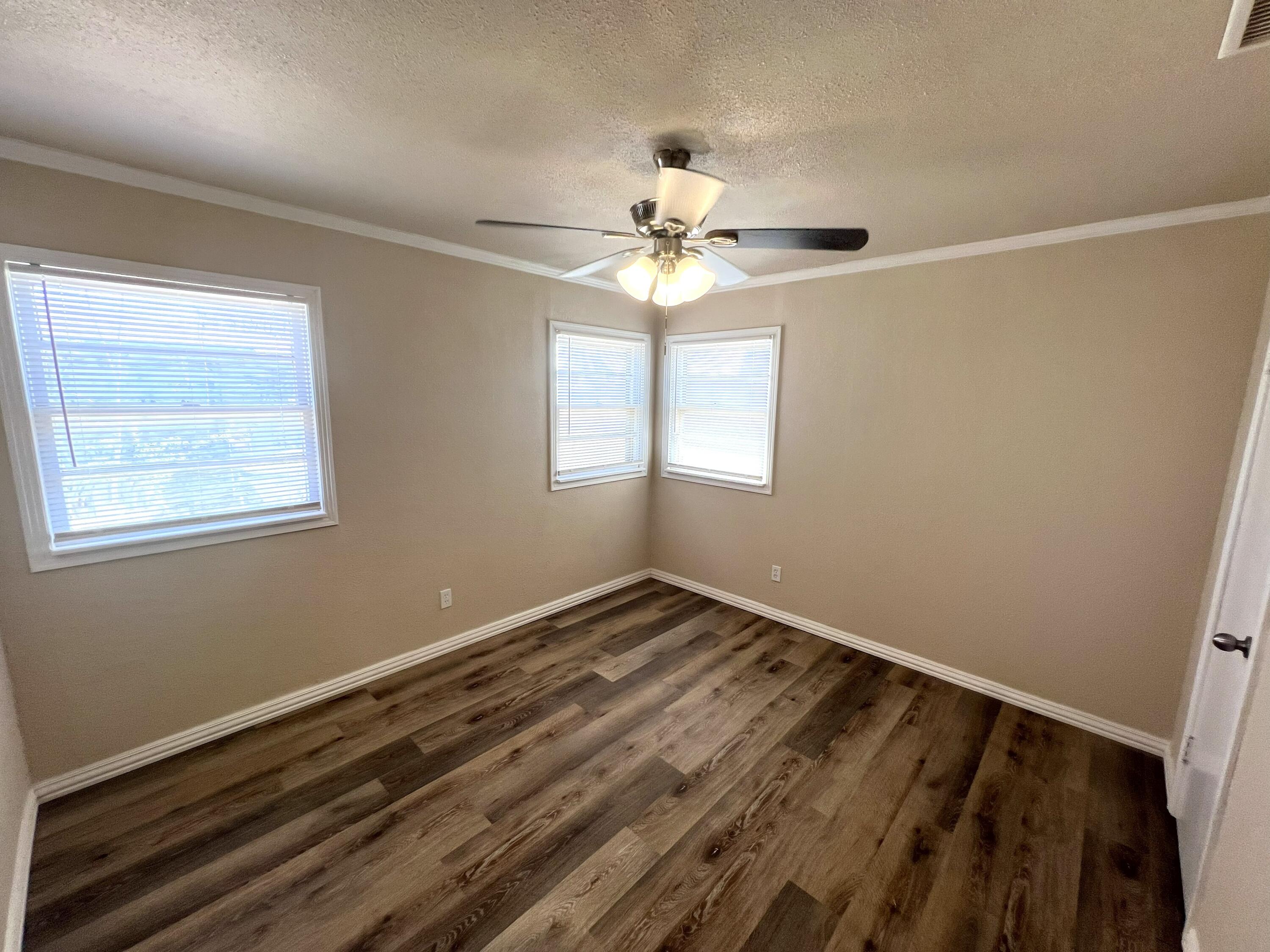 1910 64th Street Lubbock, TX 79412 - Photo 11 of 17 10