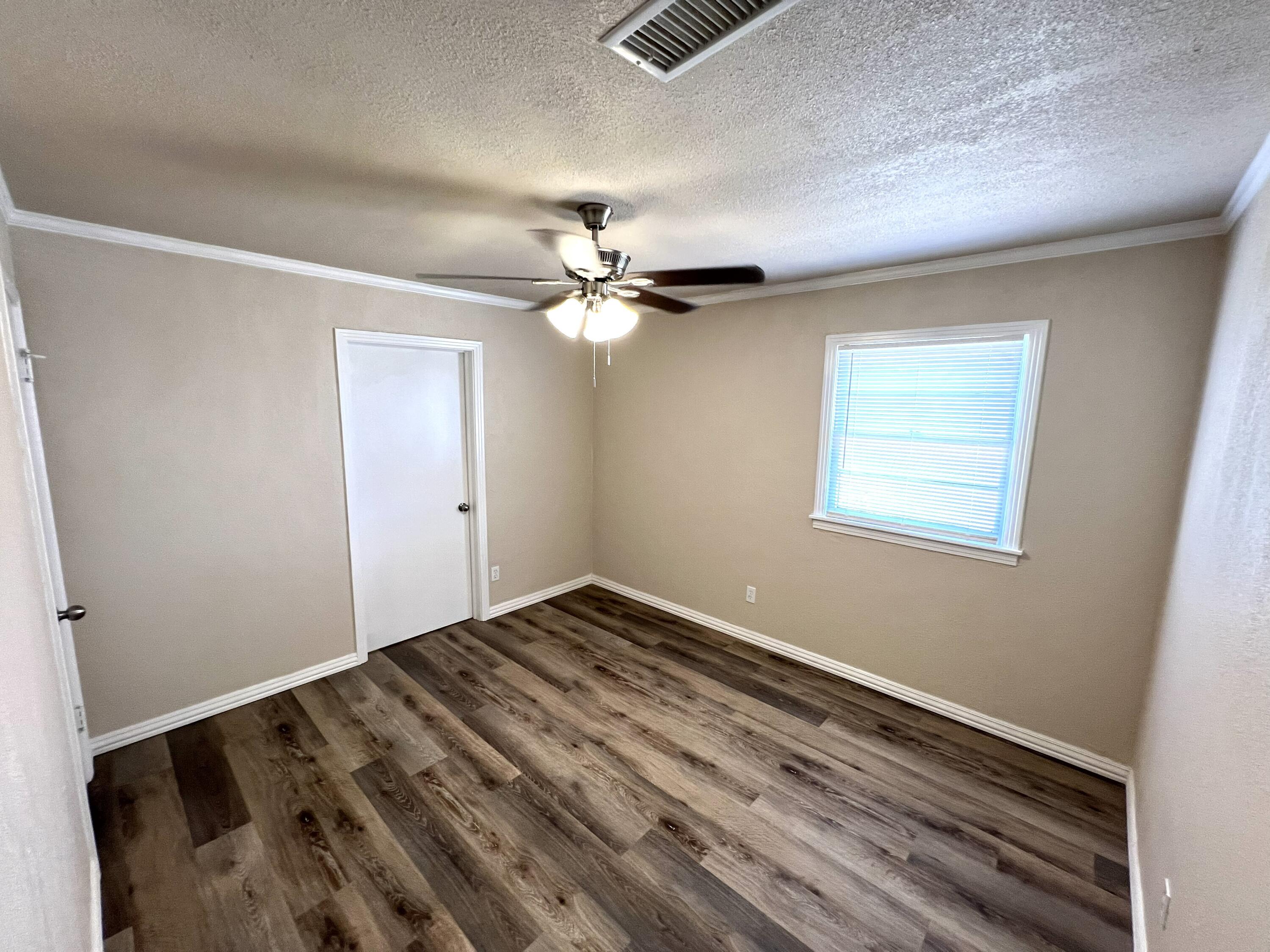 1910 64th Street Lubbock, TX 79412 - Photo 14 of 17 13