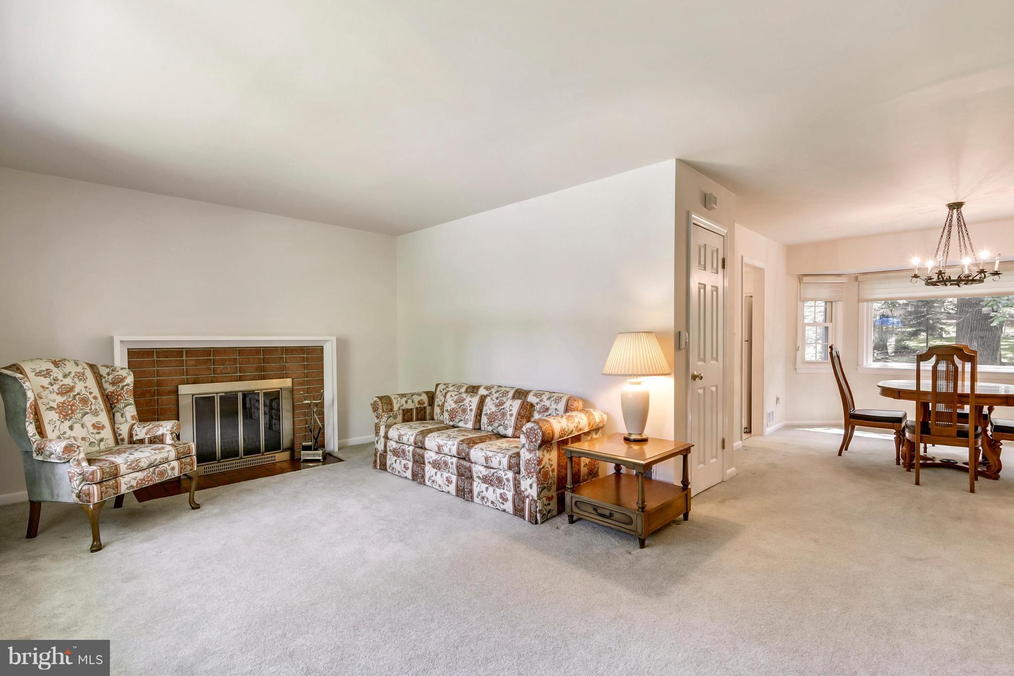 6005 Windham Road Laurel, MD 20707 - Photo 7 of 20 Living Room/Dining Room