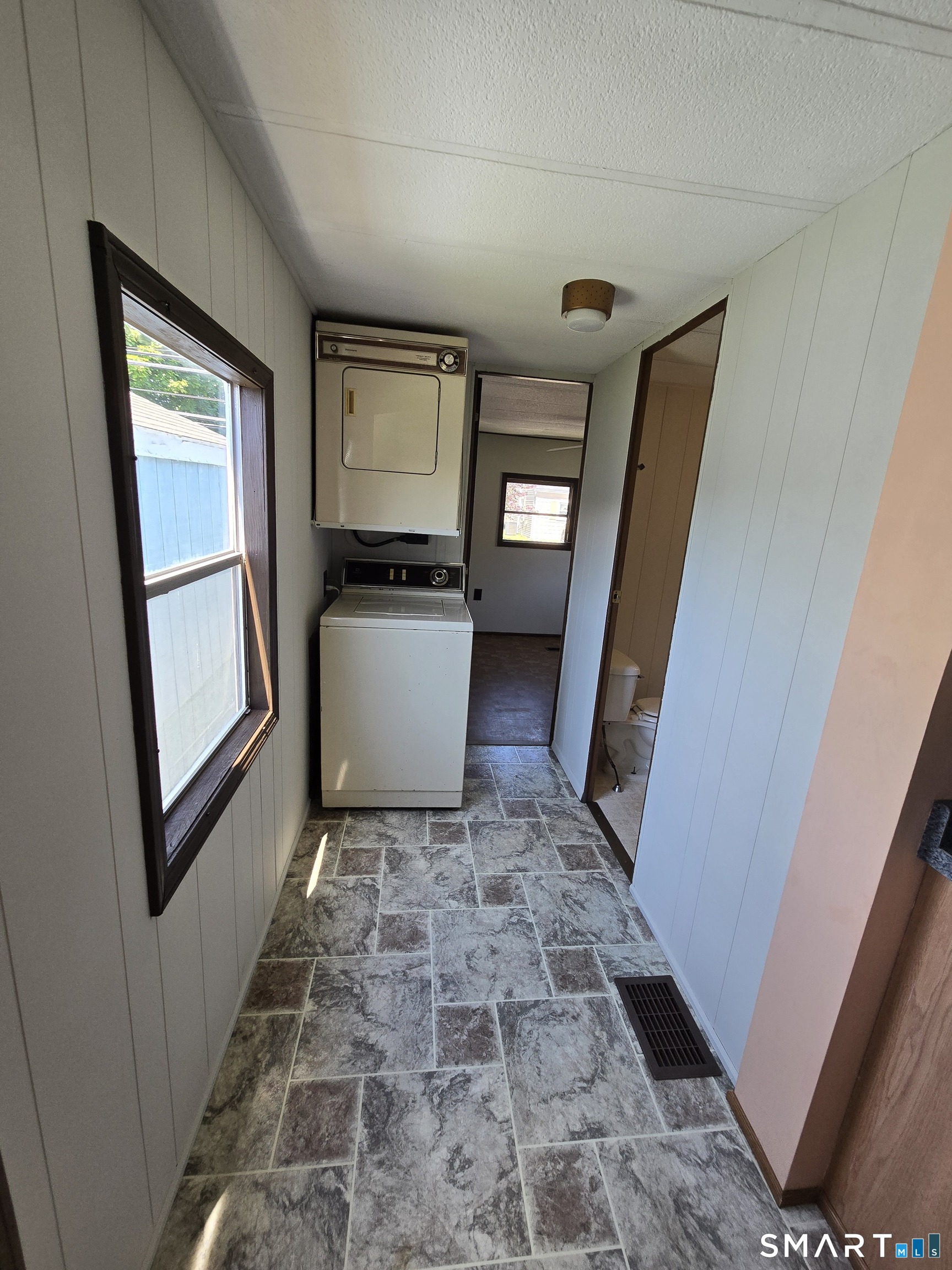 3 Sunny Acres Wallingford, CT 06492 - Photo 14 of 23