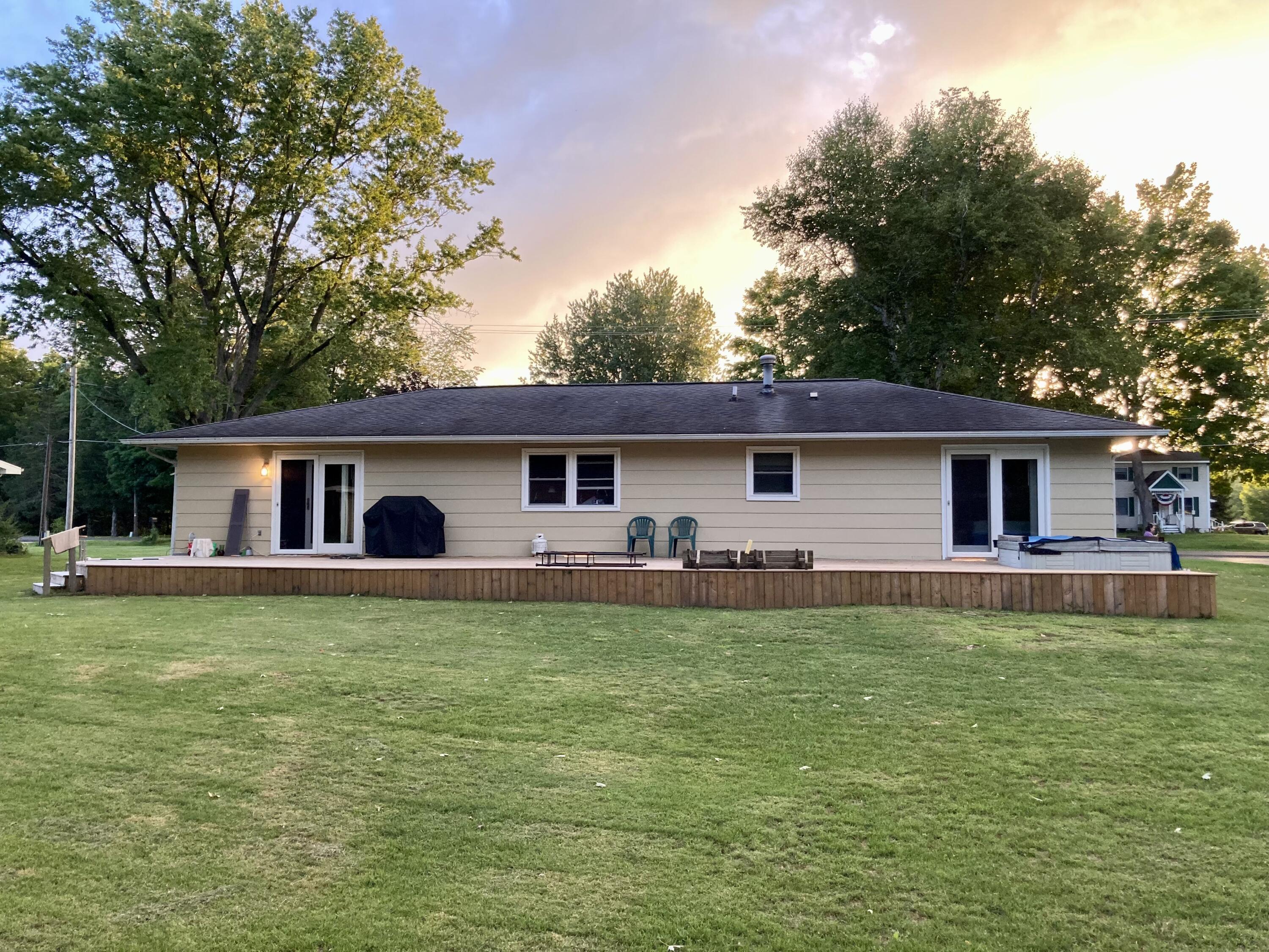 257 North Fiske Road Coldwater, MI 49036 - Photo 2 of 20 14 Back