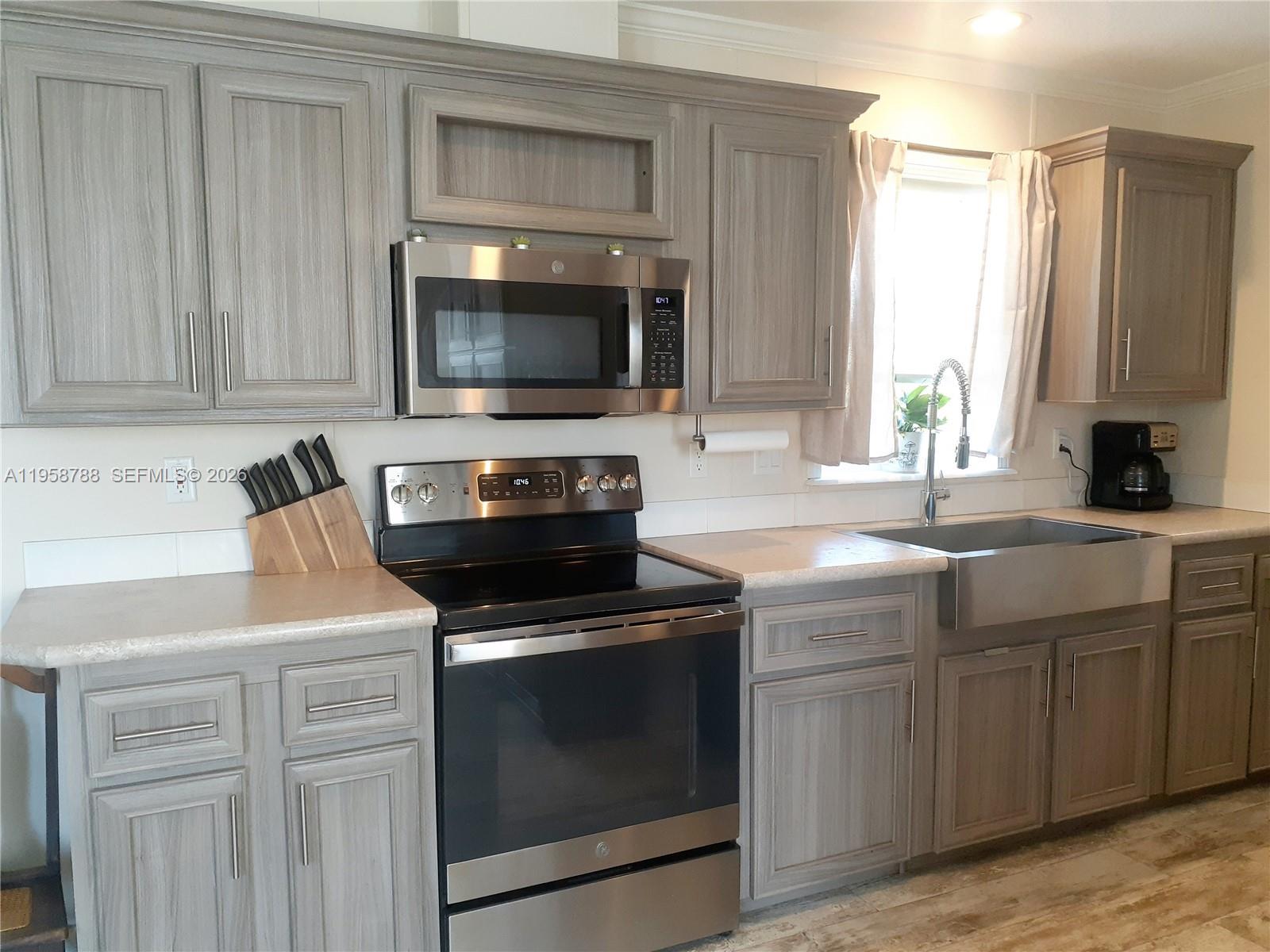 13331 Southwest 7th Place Davie, FL 33325 - Photo 28 of 35