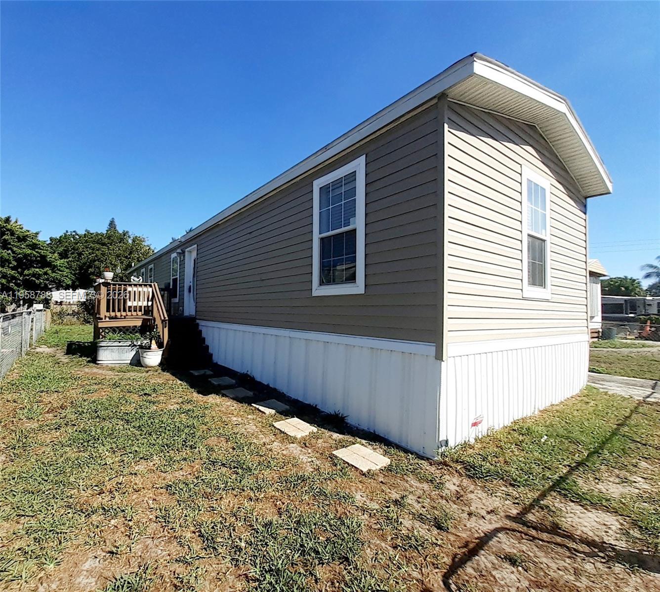 13331 Southwest 7th Place Davie, FL 33325 - Photo 31 of 35