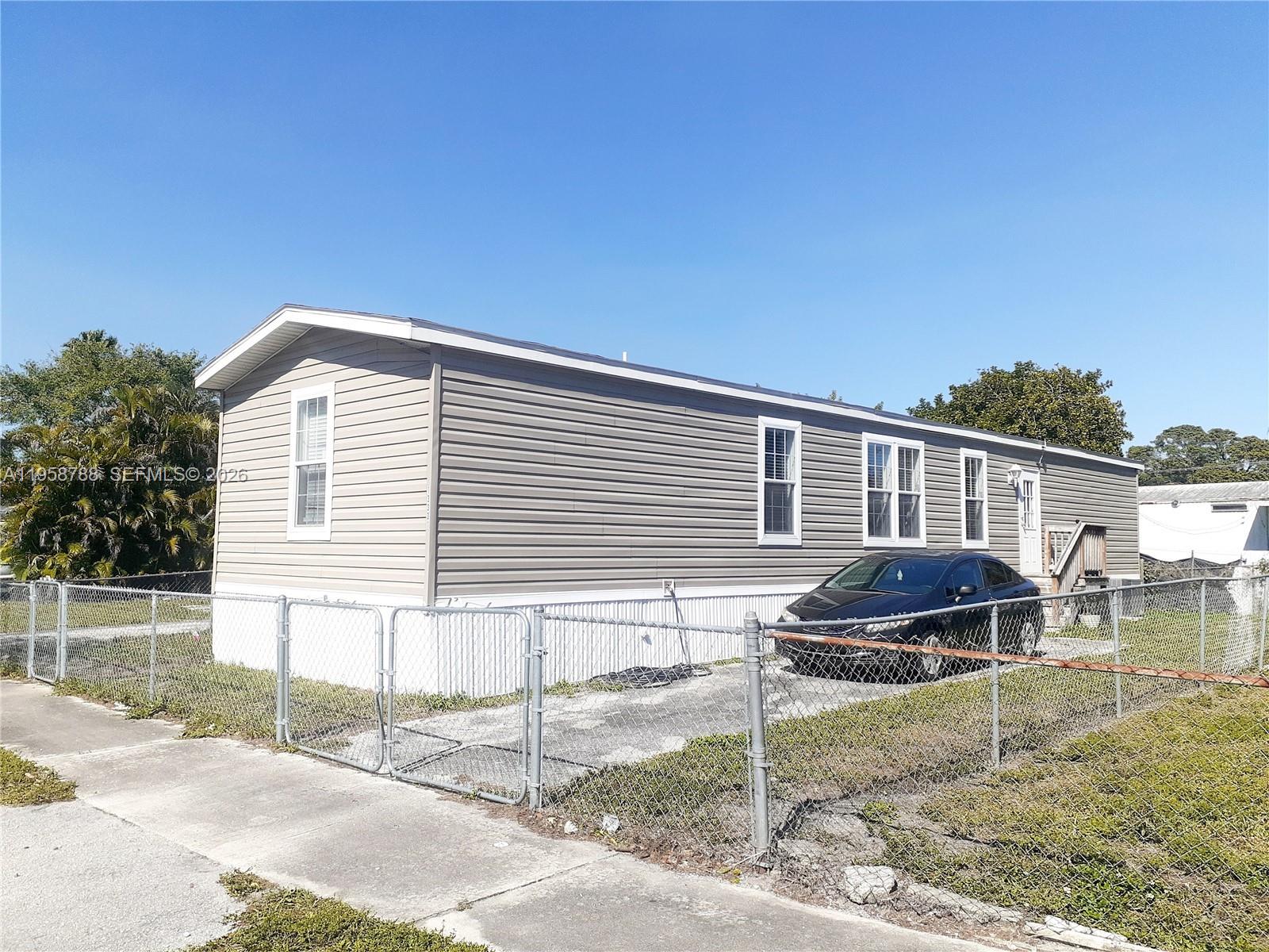 13331 Southwest 7th Place Davie, FL 33325 - Photo 35 of 35