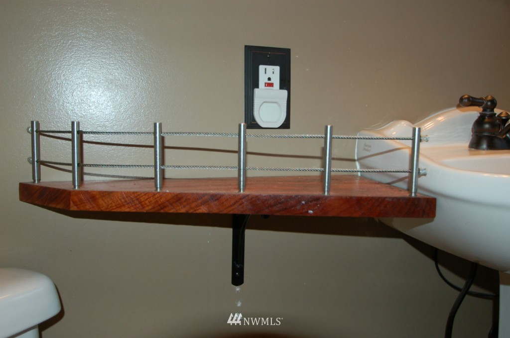 19028 104th Avenue Northeast Bothell, WA 98011 - Photo 14 of 21 Gallery Image 14