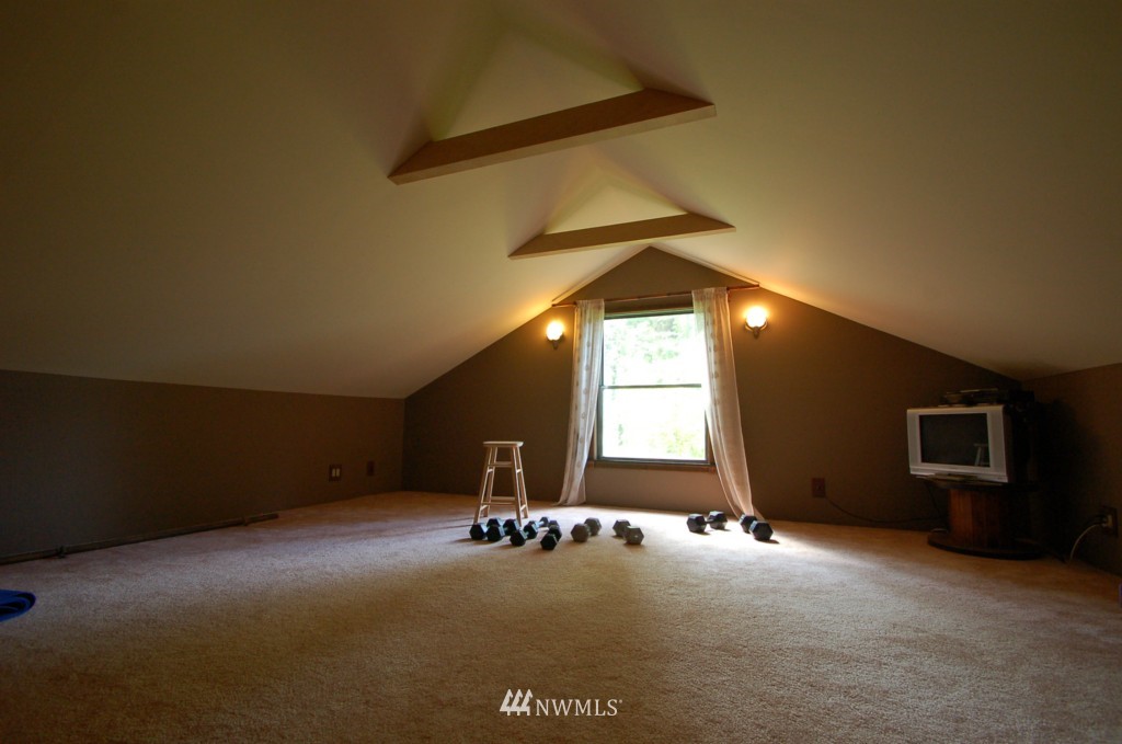 19028 104th Avenue Northeast Bothell, WA 98011 - Photo 15 of 21 Gallery Image 15