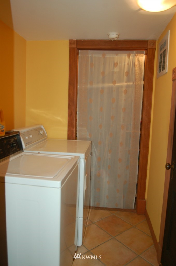 19028 104th Avenue Northeast Bothell, WA 98011 - Photo 16 of 21 Gallery Image 16