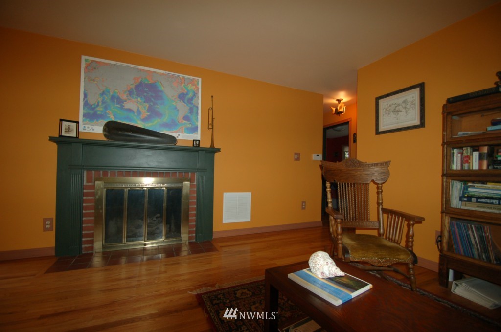 19028 104th Avenue Northeast Bothell, WA 98011 - Photo 3 of 21 Gallery Image 3