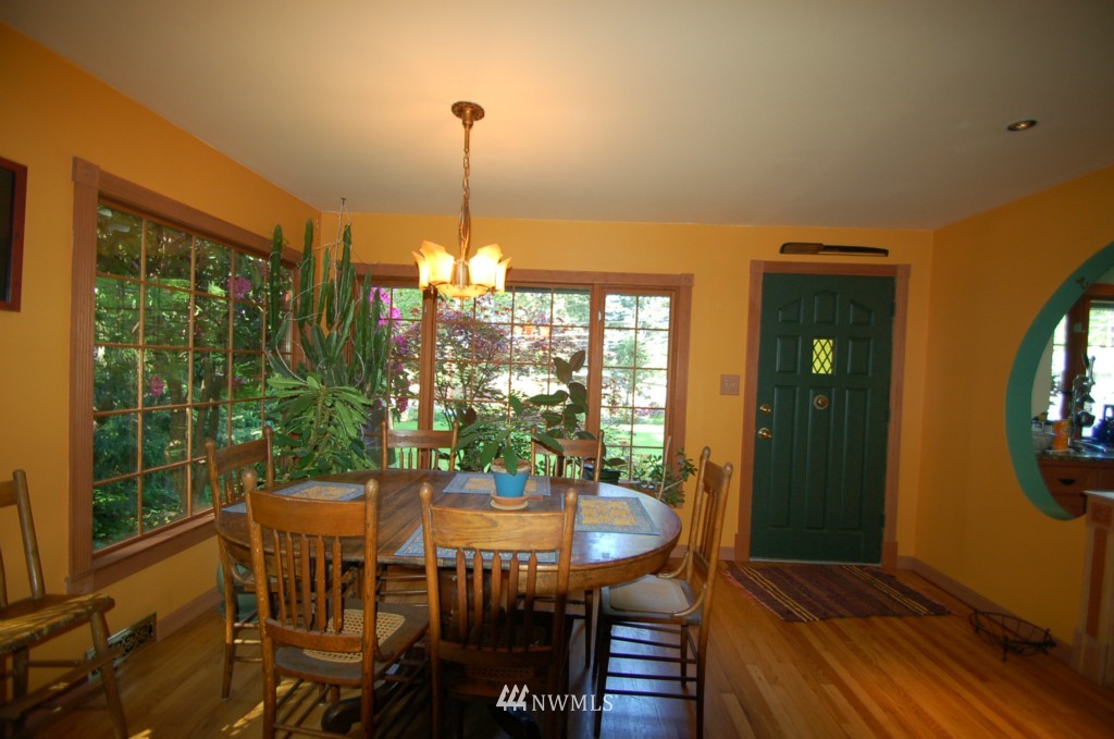 19028 104th Avenue Northeast Bothell, WA 98011 - Photo 5 of 21 Gallery Image 5